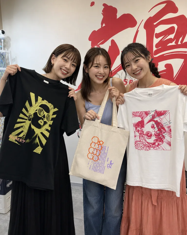 完成したアイテムを持つ女性3人 – EDITION SEE? 広島